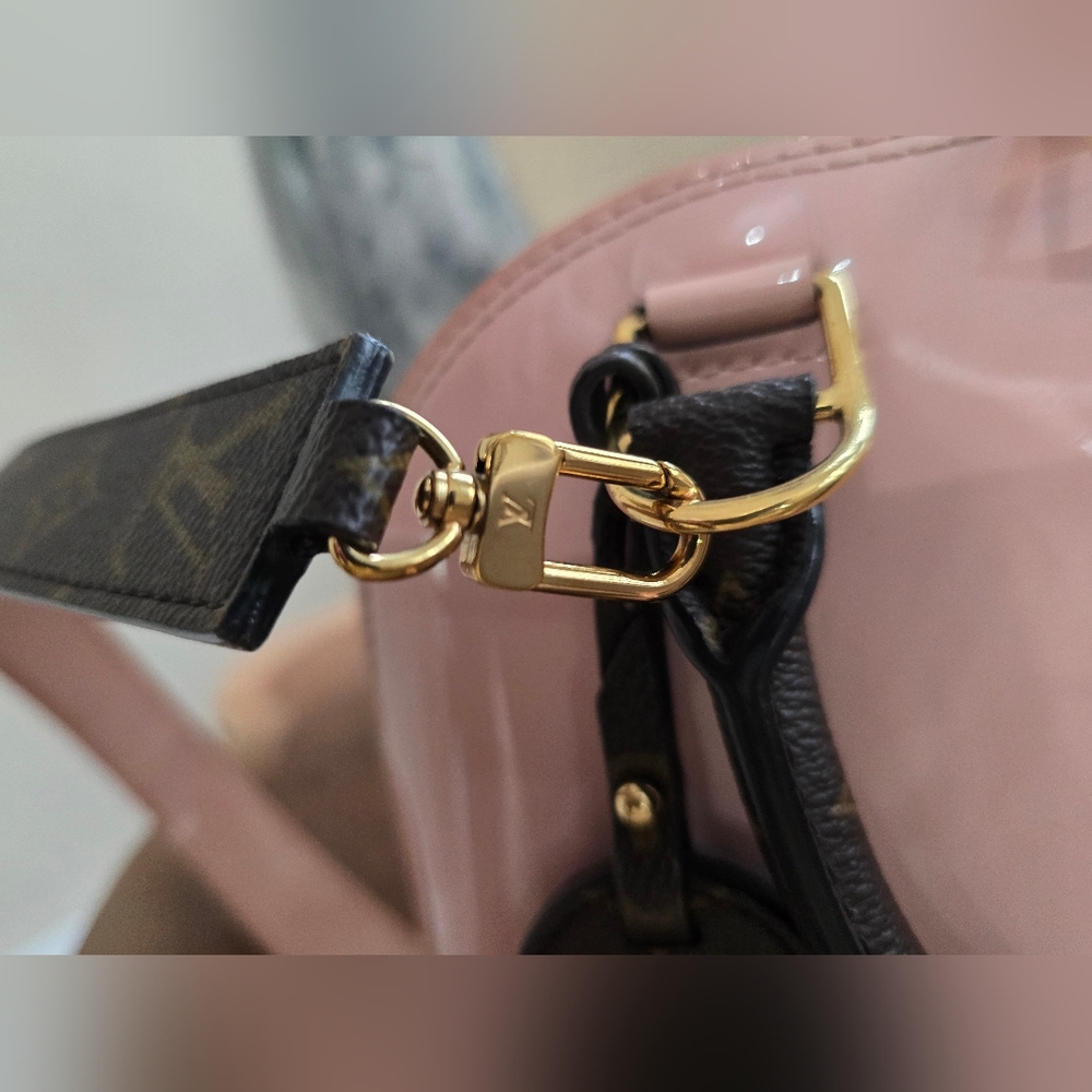 ✨✨SOLD✨✨ Louis Vuitton Patent Monogram Alma BB in Pink Rose Ballerine 2 Way Bag - Picture 7 of 13